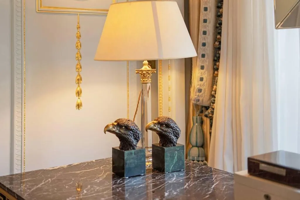 Modern 1 Bedroom Luxe Escape Downtown Dubai